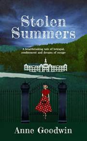 Stolen Summers : A heartbreaking tale of betrayal, confinement and dreams of escape (Matilda Windsor)